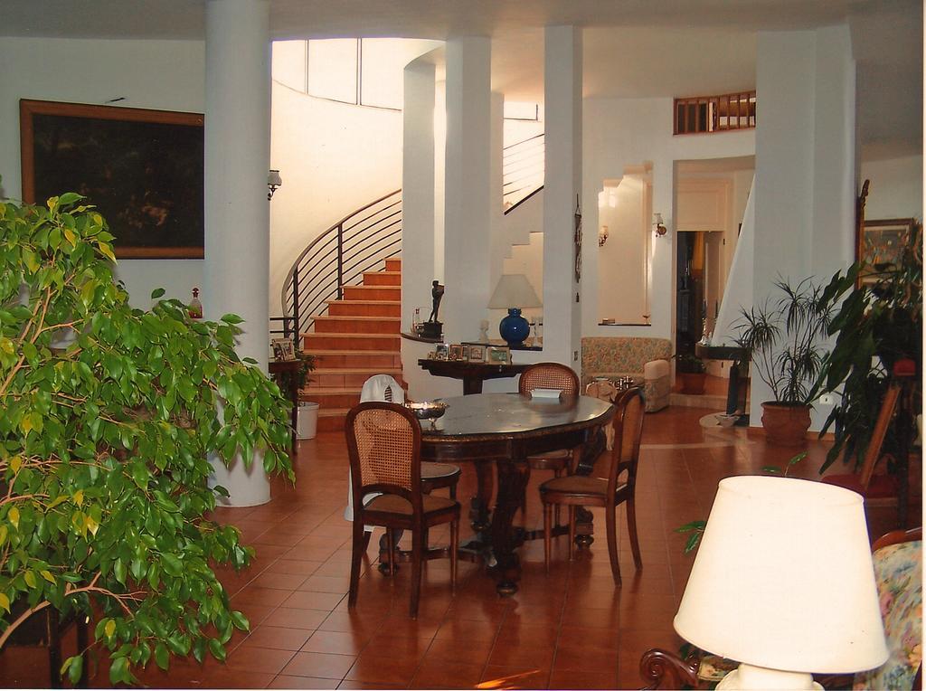 B&B Villa Napoli Battipaglia Bagian luar foto